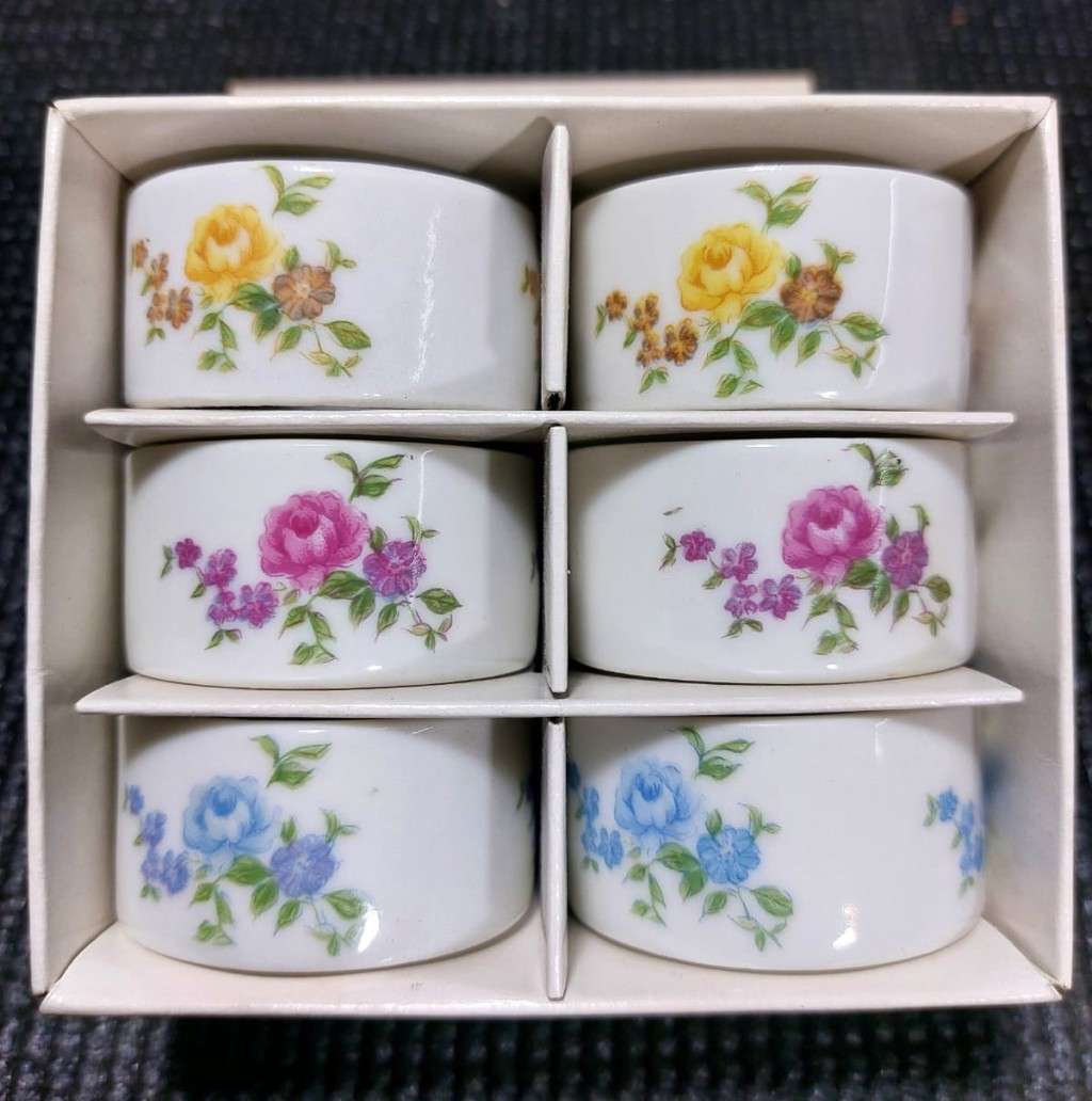 Other Kitchenalia BOXED SET OF 6 ELWECO ROSE DECORATED NAPKIN RINGS